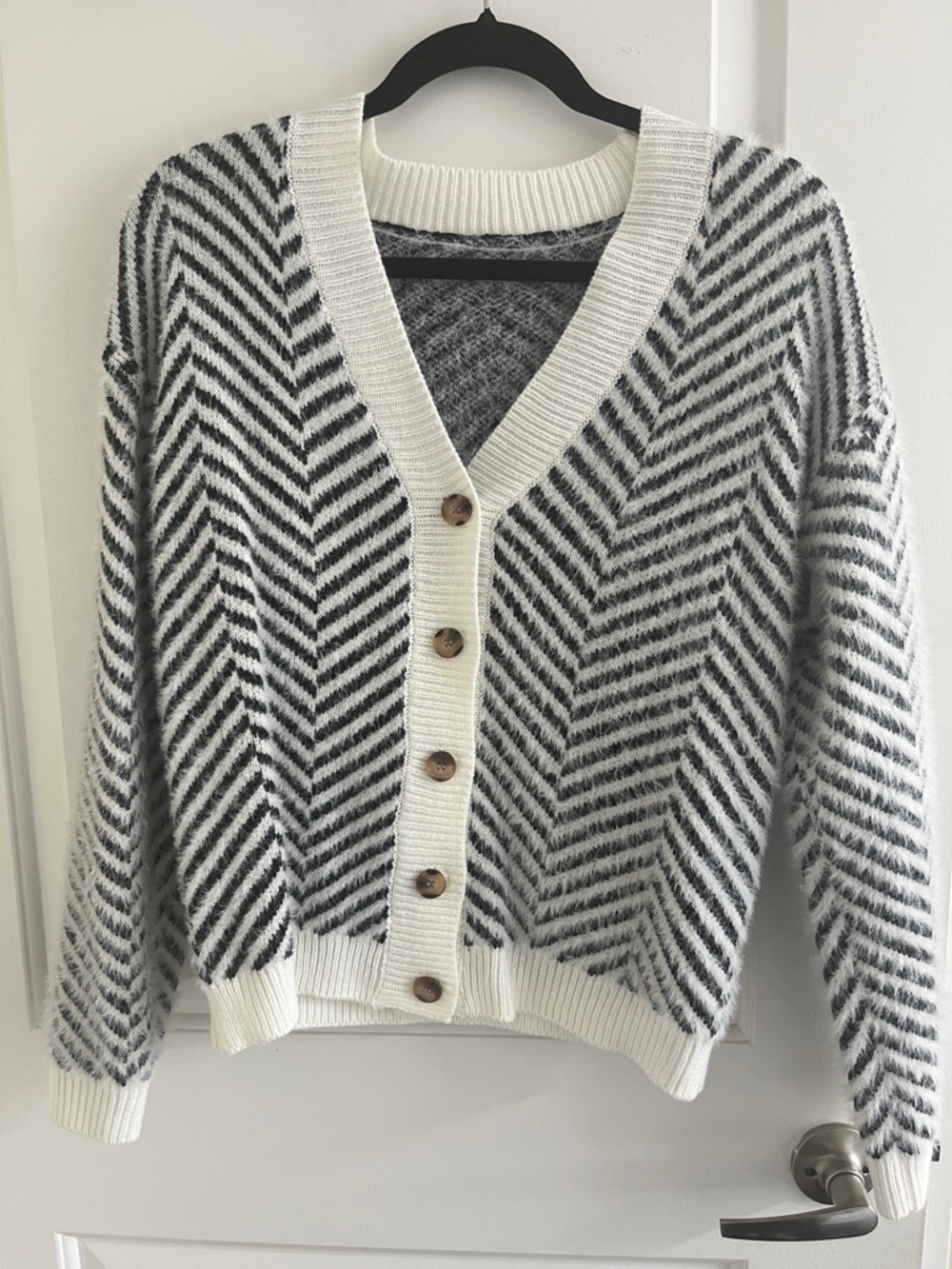 ‼️ 3/$30 ‼️ SHEIN Chevron Knit Button Front Cardigan Sweater Cream Gray Size S